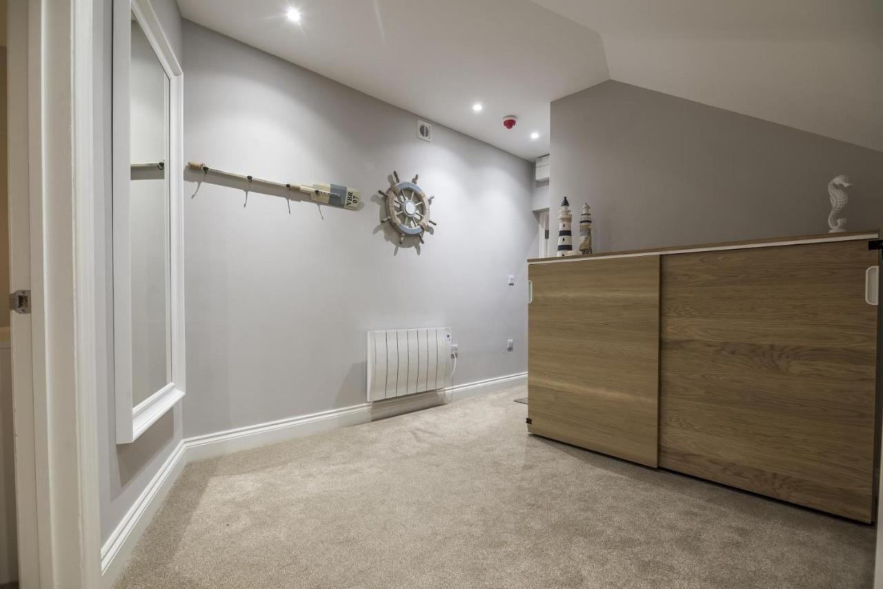 Sea Legs - 2 Bedroom Apartment - Tenby Dış mekan fotoğraf