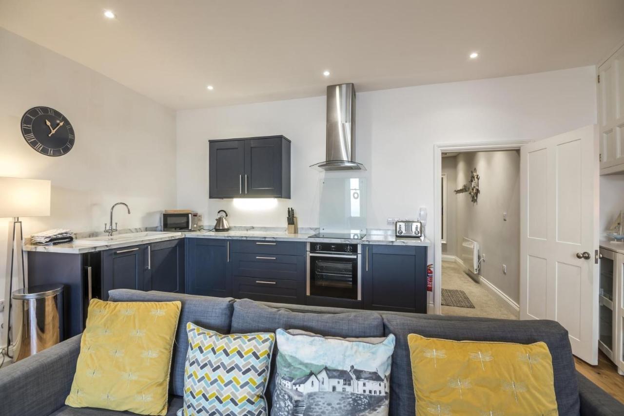 Sea Legs - 2 Bedroom Apartment - Tenby Dış mekan fotoğraf