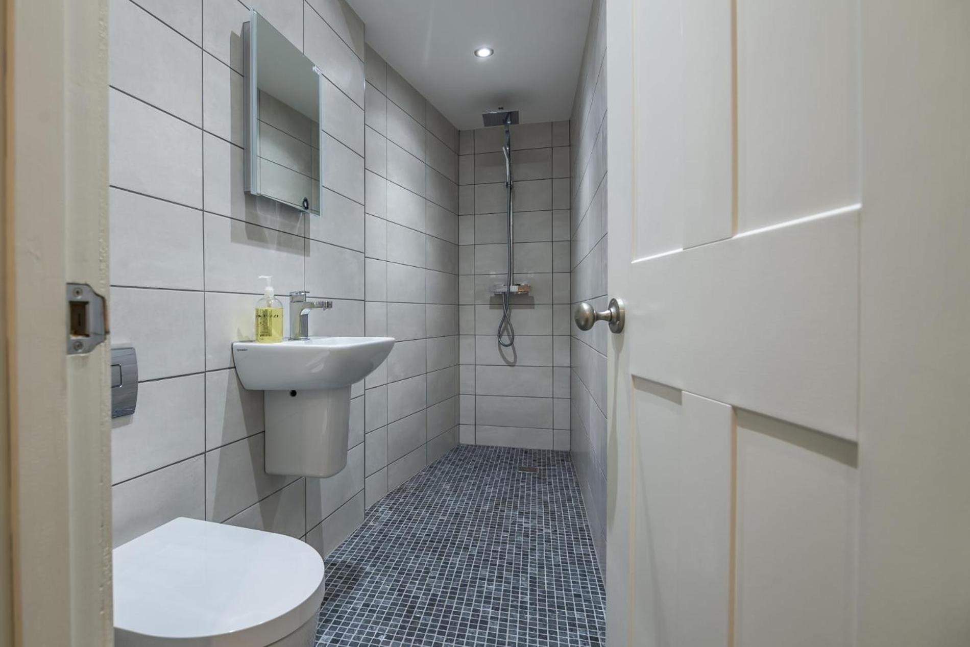 Sea Legs - 2 Bedroom Apartment - Tenby Dış mekan fotoğraf