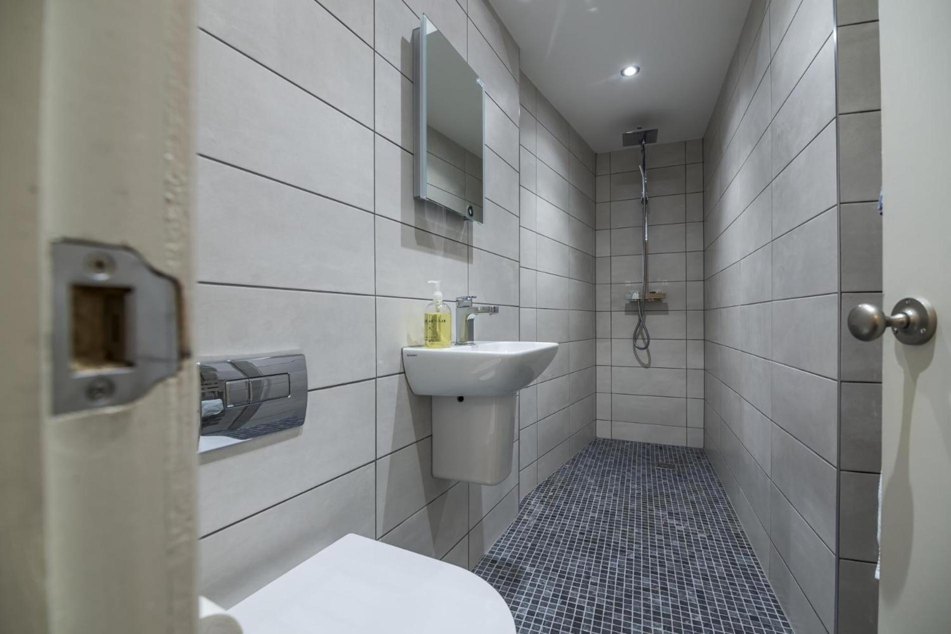 Sea Legs - 2 Bedroom Apartment - Tenby Dış mekan fotoğraf
