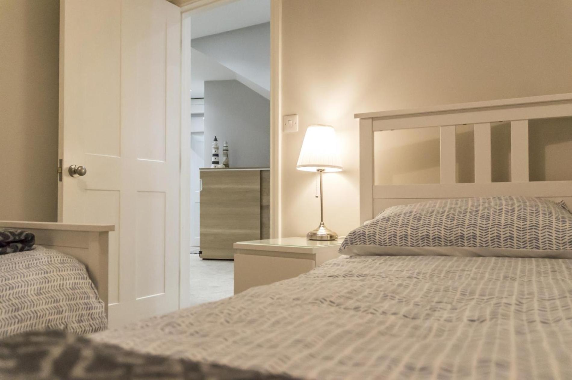 Sea Legs - 2 Bedroom Apartment - Tenby Dış mekan fotoğraf