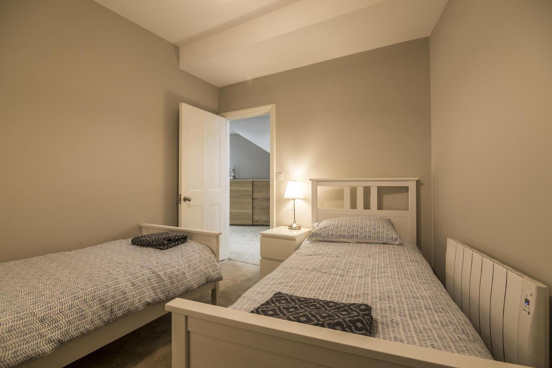 Sea Legs - 2 Bedroom Apartment - Tenby Dış mekan fotoğraf